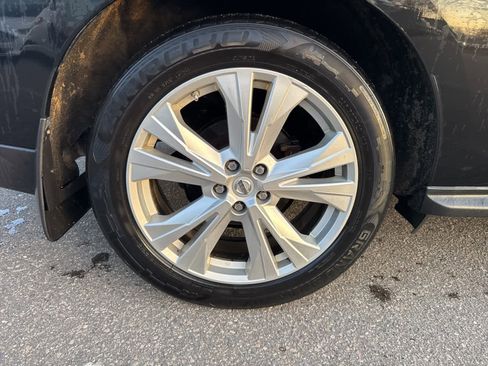 Used 2018 Nissan Pathfinder SL w/ SL Premium Package image 11