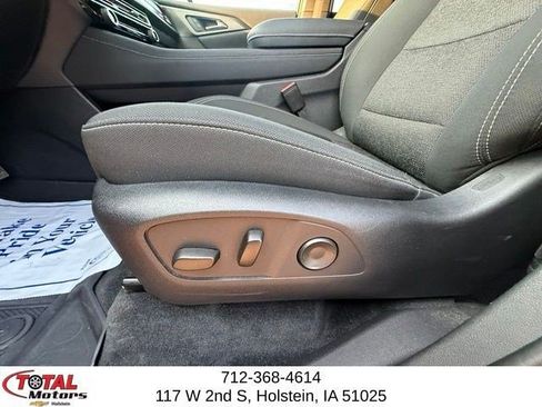 Used 2024 Chevrolet Traverse LT w/ LPO, Floor Liner Package FWD image 11