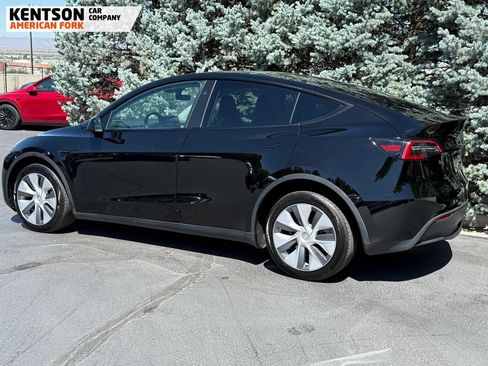 Used 2023 Tesla Model Y Long Range AWD/4WD image 4