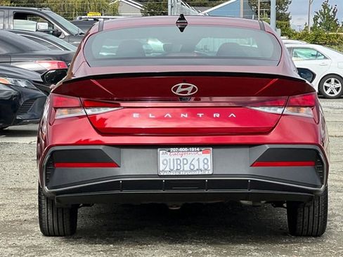 Used 2025 Hyundai Elantra Sport image 7