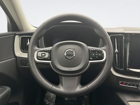 Used 2025 Volvo XC60 B5 Plus AWD/4WD image 12
