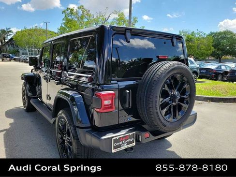 Used 2025 Jeep Wrangler Unlimited Sahara AWD/4WD image 12