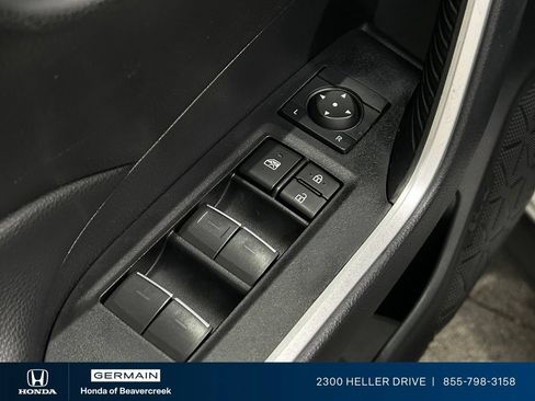 Used 2025 Toyota RAV4 XLE AWD/4WD image 18