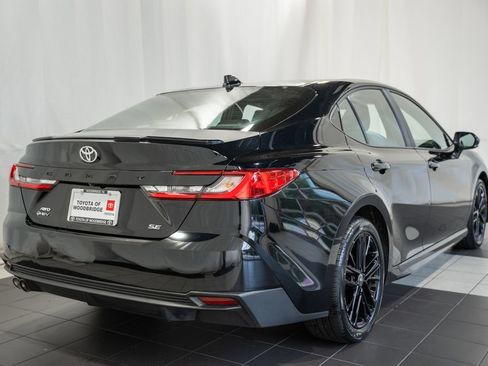 Used 2025 Toyota Camry SE AWD/4WD image 4
