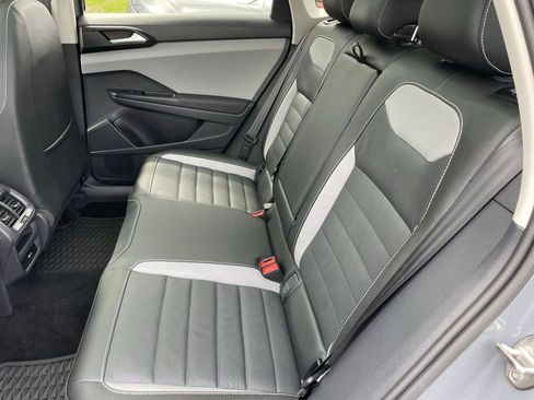 Certified 2022 Volkswagen Taos SEL AWD/4WD image 15