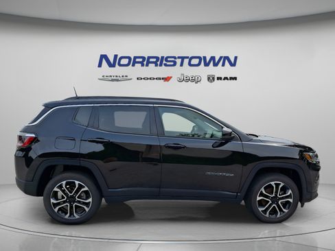 Certified 2022 Jeep Compass Limited w/ Sun and Sound Group AWD/4WD image 7