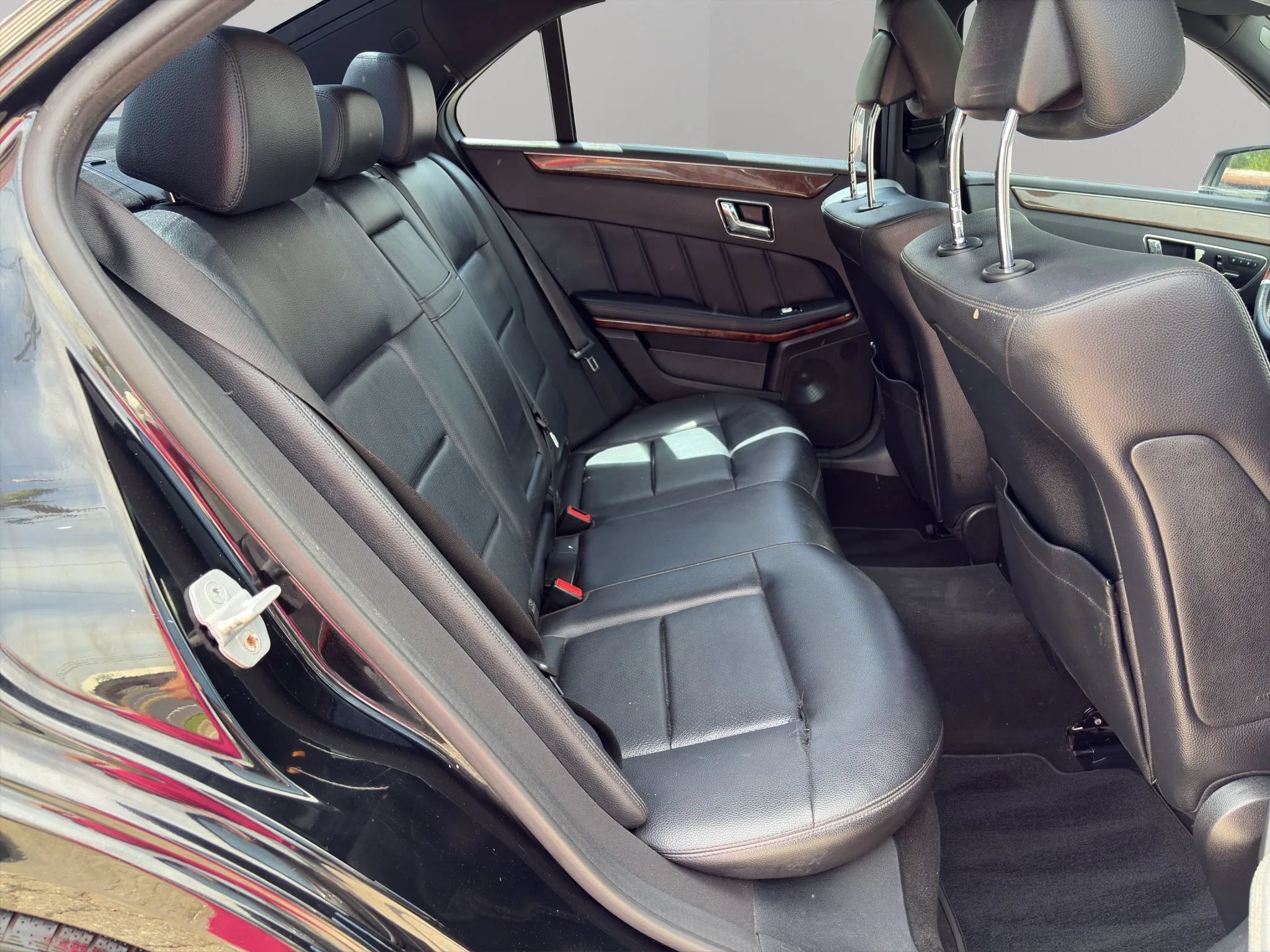 Used 2011 Mercedes-Benz E 350 Sedan image 16