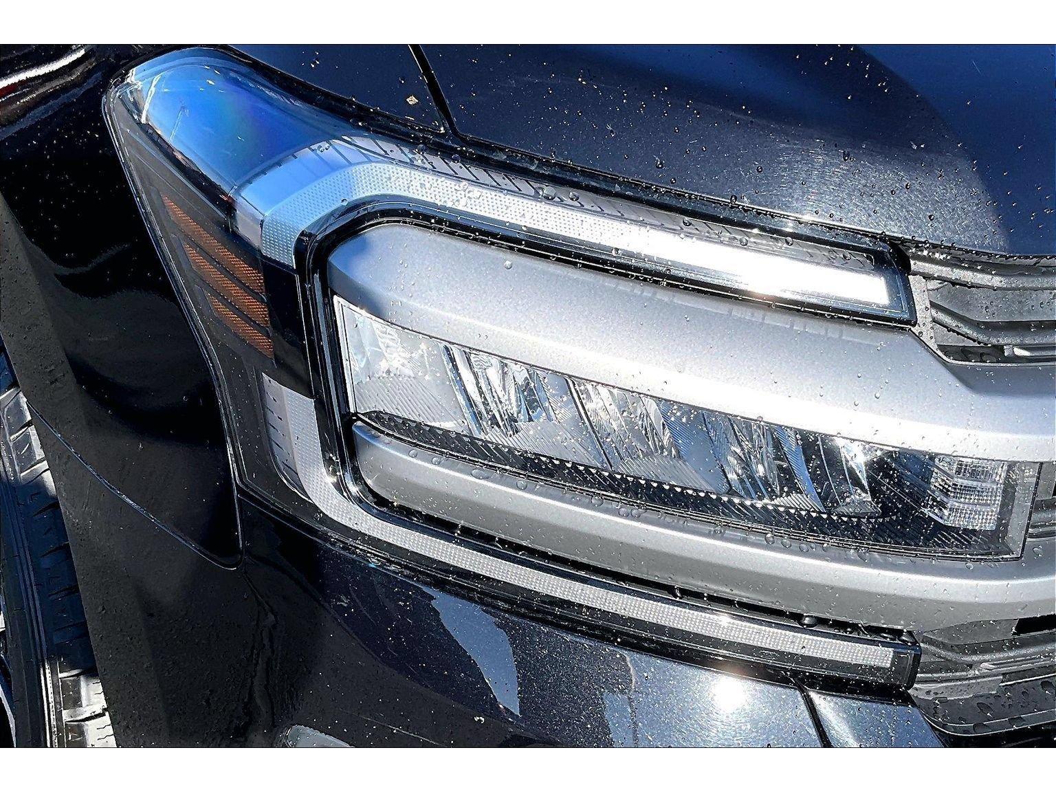 Used 2024 Ford Expedition XLT AWD/4WD image 26