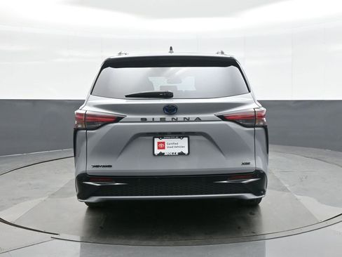 Certified 2025 Toyota Sienna XSE w/ XSE Plus Package image 8