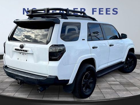 Used 2016 Toyota 4Runner SR5 image 6