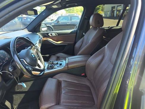 Used 2019 BMW X5 xDrive40i w/ Executive Package image 2