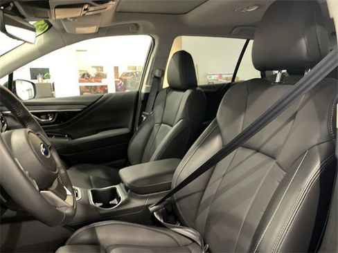 Used 2025 Subaru Outback Limited image 11