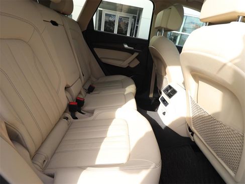 Used 2021 Audi Q5 2.0T Premium image 20