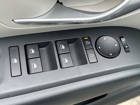 Used 2025 Hyundai Tucson SE image 23