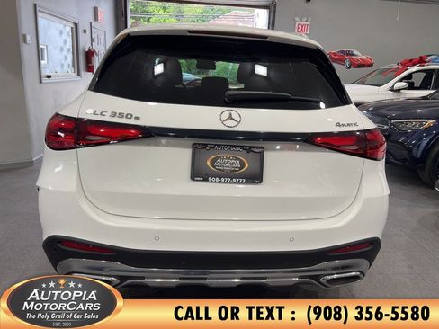 Used 2025 Mercedes-Benz GLC 350e 4MATIC w/ AMG Line image 4