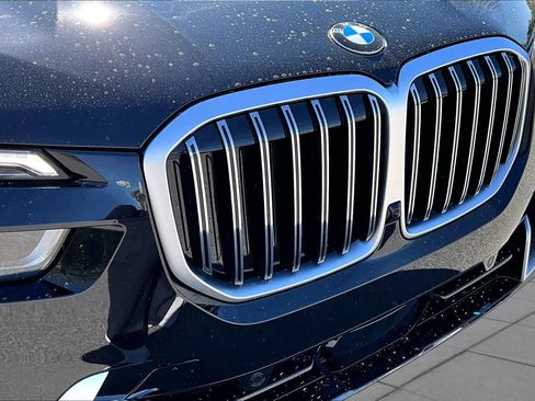 Used 2026 BMW X7 xDrive40i AWD/4WD image 32