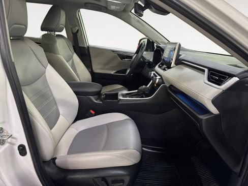 Used 2022 Toyota RAV4 Limited image 19