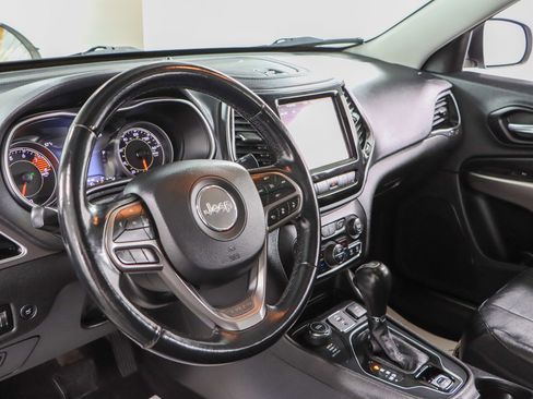 Used 2021 Jeep Cherokee Limited image 23