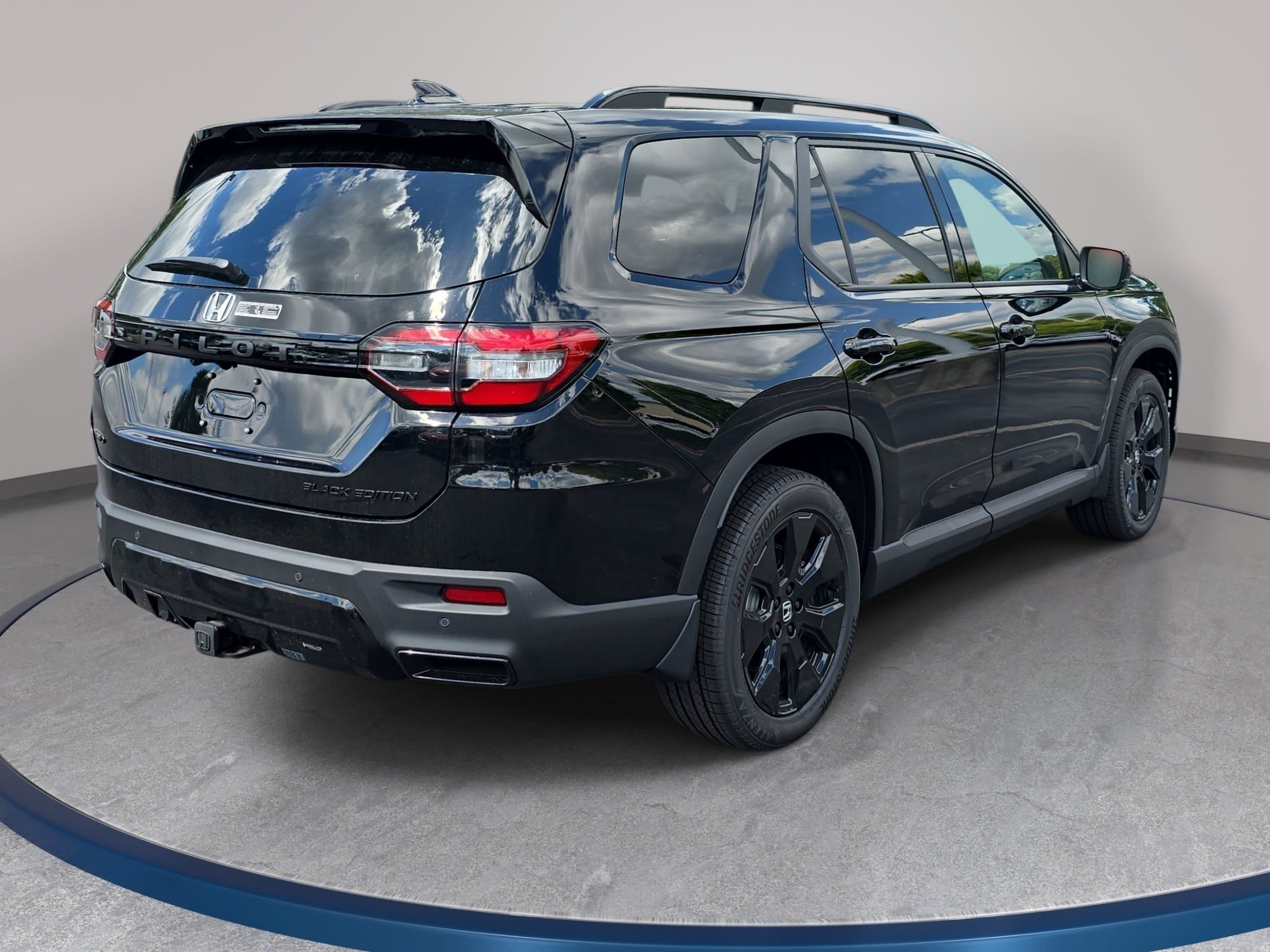 New 2026 Honda Pilot Black Edition image 5