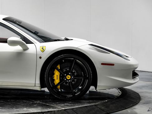 Used 2015 Ferrari 458 Italia Coupe image 21