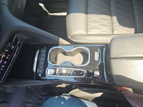 Used 2023 Buick Envision Avenir AWD/4WD image 19