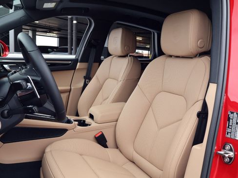 New 2026 Porsche Macan S AWD/4WD image 5