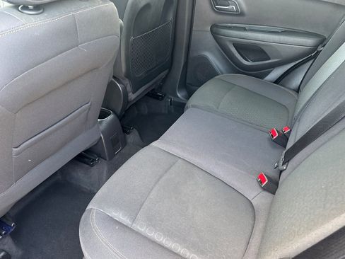 Used 2017 Chevrolet Trax LS FWD image 12