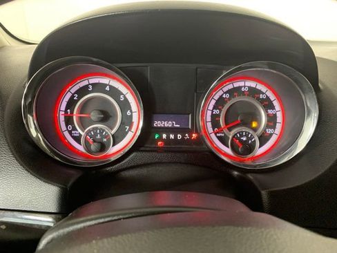 Used 2013 Dodge Grand Caravan SXT FWD image 18
