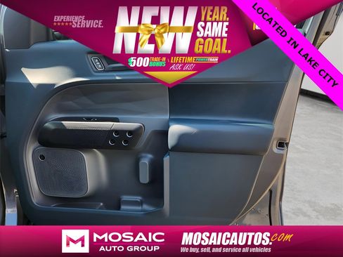 New 2025 Ford Maverick Lariat w/ Black Appearance Package image 11