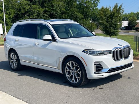 Used 2020 BMW X7 xDrive40i w/ Premium Package AWD/4WD image 2