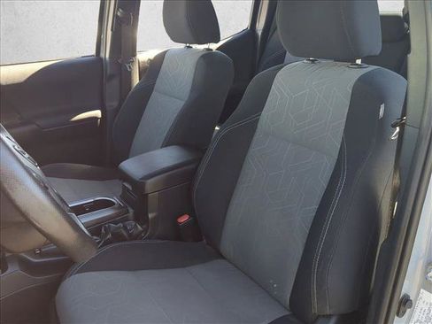 Used 2020 Toyota Tacoma TRD Off-Road w/ Technology Package AWD/4WD image 15