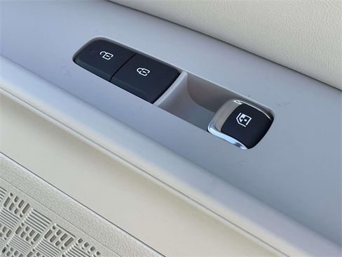 New 2026 Kia Carnival SX image 18