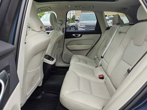 Used 2023 Volvo XC60 B6 Ultimate w/ Protection Package Premier AWD/4WD image 18