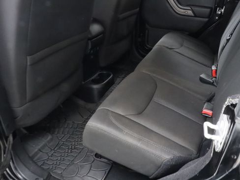 Used 2014 Jeep Wrangler Unlimited Sport w/ Quick Order Package 24S AWD/4WD image 23