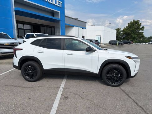 New 2026 Chevrolet Trax ACTIV w/ Driver Confidence Package FWD image 2