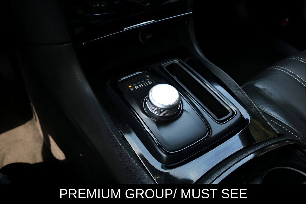Used 2018 Chrysler 300 S w/ 300S Premium Group RWD image 24