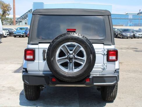 Used 2022 Jeep Wrangler Unlimited Sahara w/ Cold Weather Group AWD/4WD image 5
