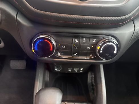 Used 2023 Chevrolet TrailBlazer RS image 22