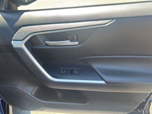 Used 2025 Toyota RAV4 XLE AWD/4WD image 13