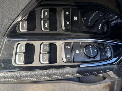 Used 2022 Kia Niro EX w/ Cold Weather Package image 11