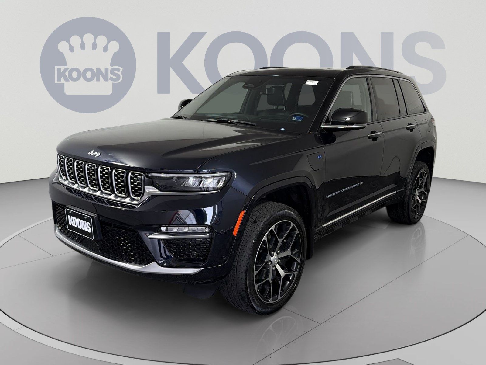 Used 2024 Jeep Grand Cherokee Summit AWD/4WD image 1