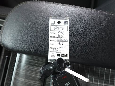 Used 2024 Jeep Wagoneer Series II image 34