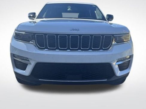 Used 2024 Jeep Grand Cherokee Limited image 3