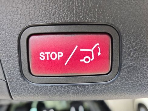 New 2026 Mercedes-Benz GLB 250 image 14