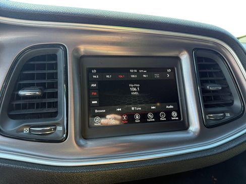 Used 2021 Dodge Challenger SXT image 12