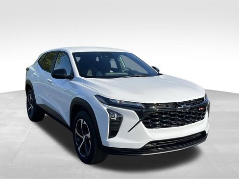 Certified 2024 Chevrolet Trax RS FWD image 1