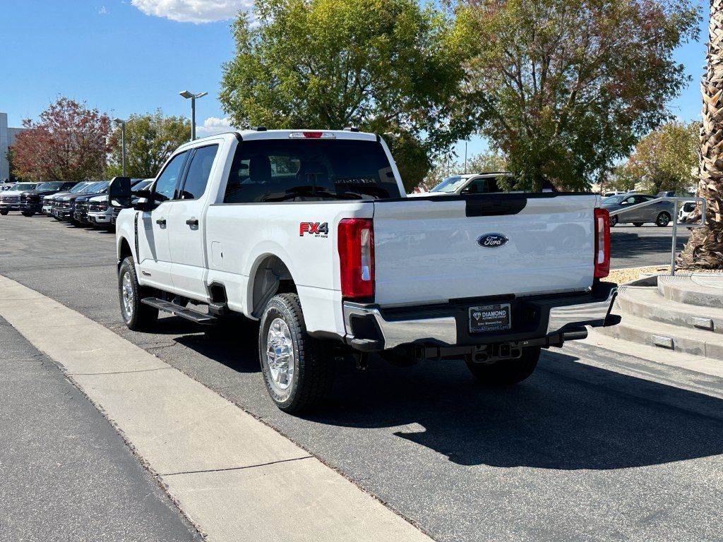 New 2026 Ford F350 XLT w/ FX4 Off-Road Package AWD/4WD image 4