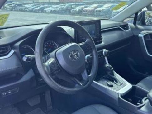 Used 2022 Toyota RAV4 LE image 8