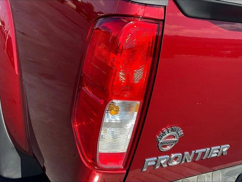 Used 2018 Nissan Frontier SV image 31