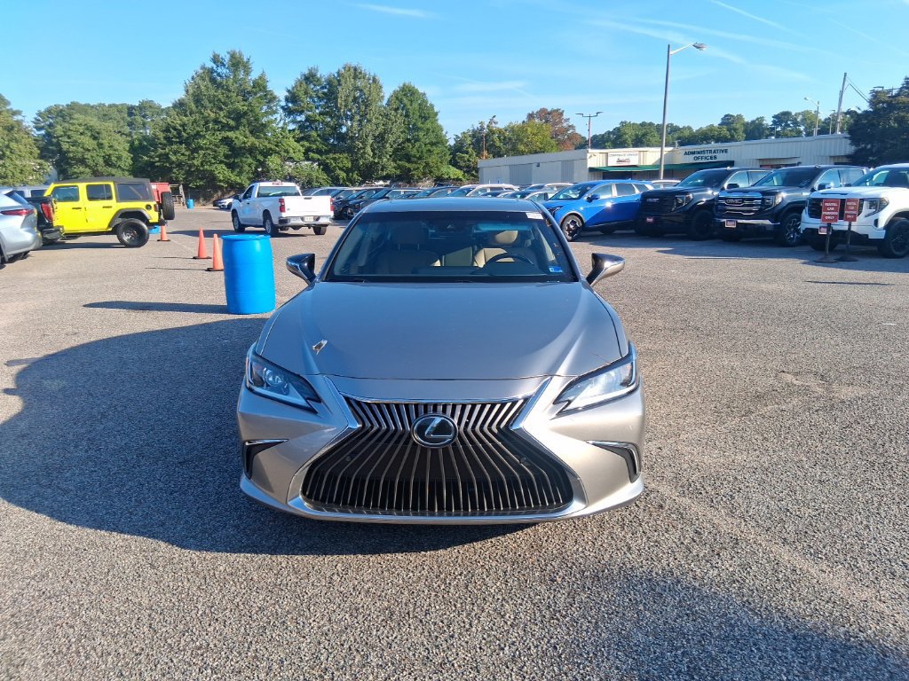 Used 2021 Lexus ES 350 w/ Premium Package FWD image 2